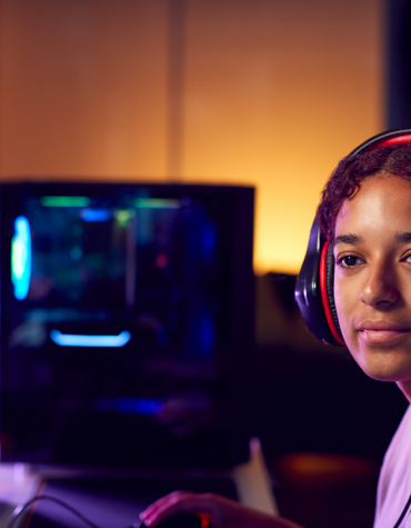 teen playing minecraft